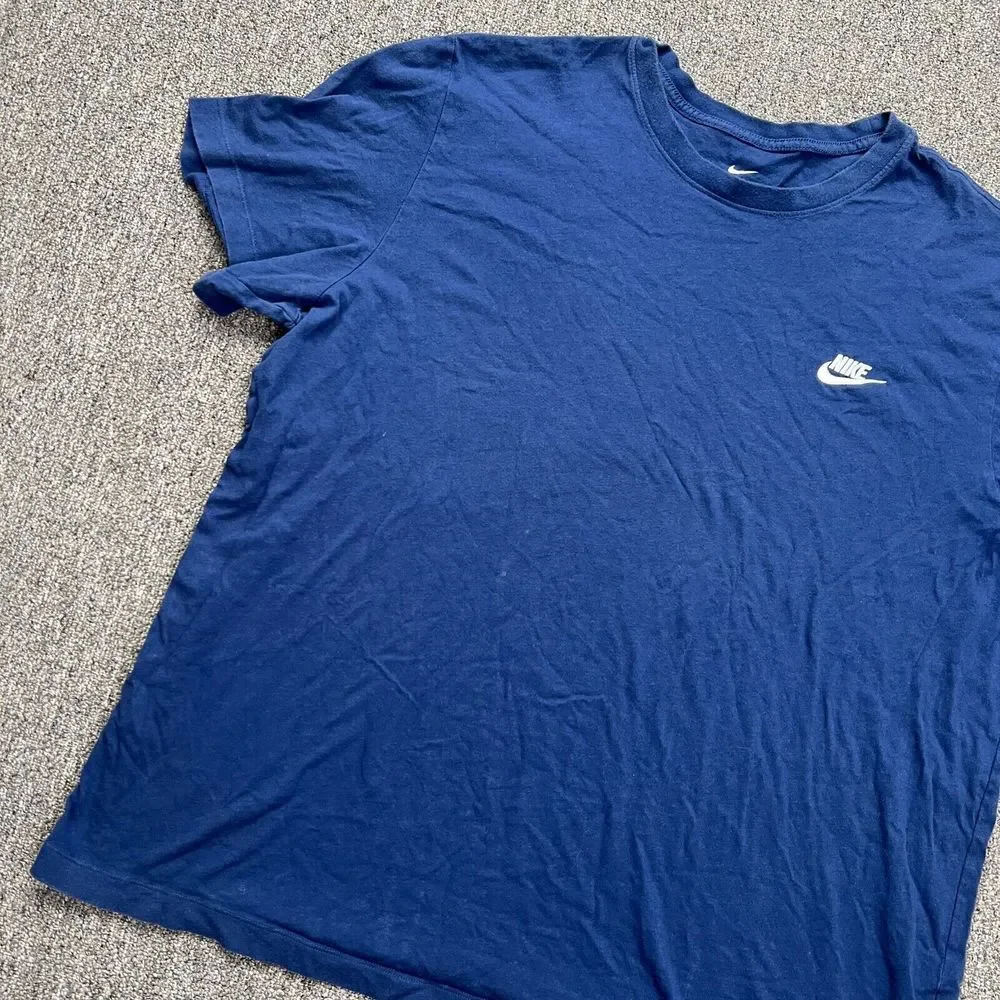 Nike Shirt Men 2XL Blue Short Sleeve Cotton Embroidered Logo Swoosh The Nike Tee - Picture 2 of 15